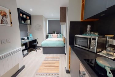 1 bed studio, Upper North Street, Brighton, BN24AA - Image 7